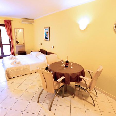 Beach Apartments Vlado Podstrana Exterior photo